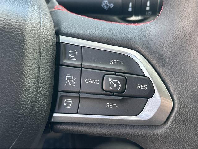 Used 2023 Jeep Compass Trailhawk AWD/4WD image 31