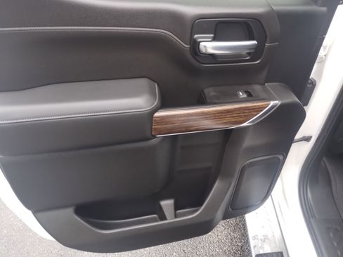 Used 2020 Chevrolet Silverado 1500 High Country image 16