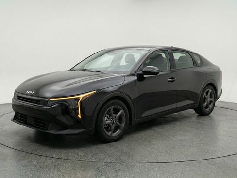 Used 2025 Kia K4 FWD image 3