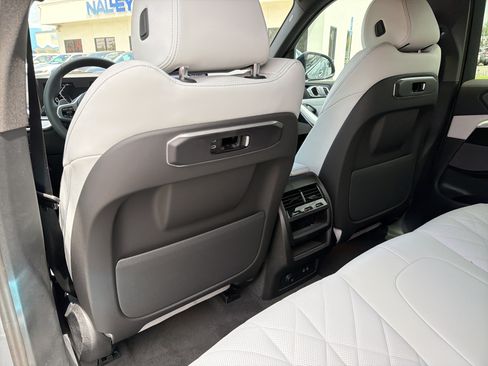New 2026 BMW X5 xDrive40i w/ M Sport Package AWD/4WD image 21