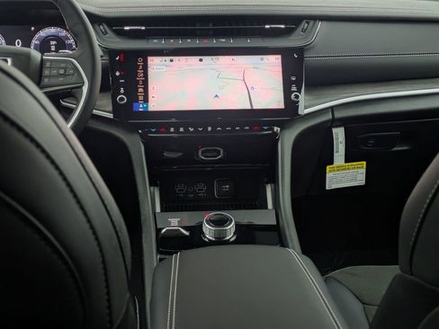 New 2026 Jeep Grand Cherokee Altitude image 27