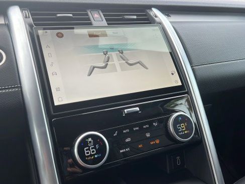 New 2026 Land Rover Discovery Limited Edition image 17