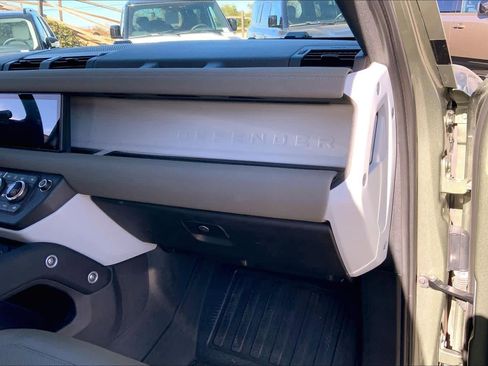 Used 2021 Land Rover Defender 110 SE image 16