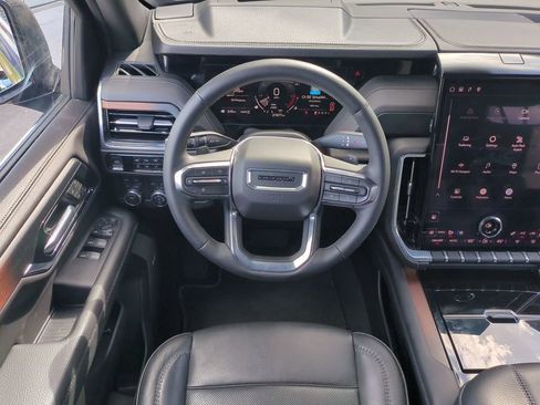 Used 2025 GMC Yukon Denali image 20