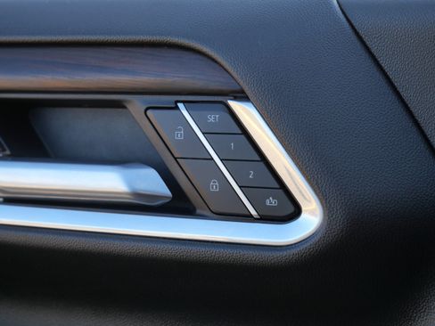 Used 2025 GMC Sierra 1500 SLT image 32