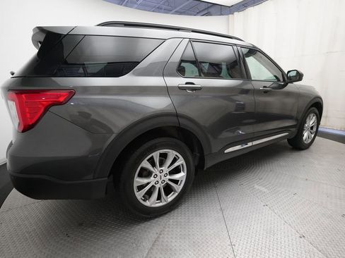 Used 2020 Ford Explorer XLT w/ Equipment Group 202A AWD/4WD image 36
