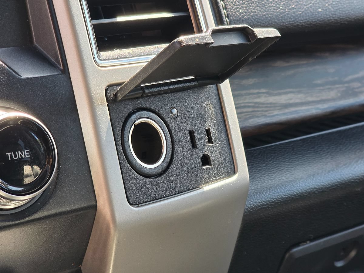 Used 2019 Ford F150 Lariat w/ Equipment Group 502A Luxury AWD/4WD image 53