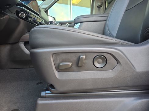 Used 2025 Chevrolet Silverado 1500 LTZ image 18