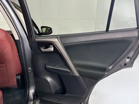 Used 2018 Toyota RAV4 LE w/ All Weather Liner Package FWD image 28