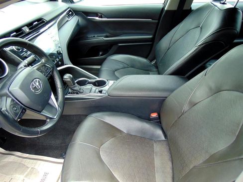 Used 2020 Toyota Camry XSE image 20