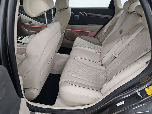Used 2025 Genesis G80 2.5T Sport Prestige image 9