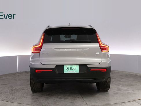 Used 2023 Volvo XC40 Recharge Ultimate image 22