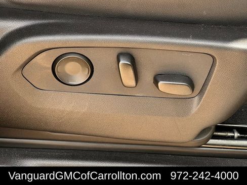 Used 2024 GMC Yukon SLT RWD image 28
