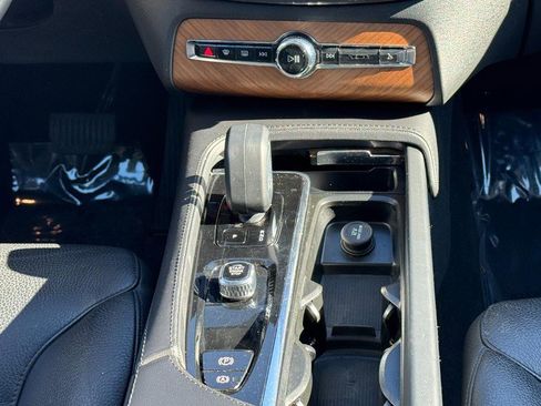 Used 2023 Volvo XC90 B5 Plus w/ Protection Package Premier image 15