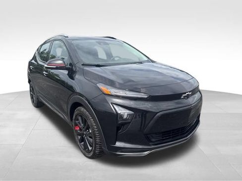 Used 2023 Chevrolet Bolt EUV Premier w/ Redline Edition FWD image 3