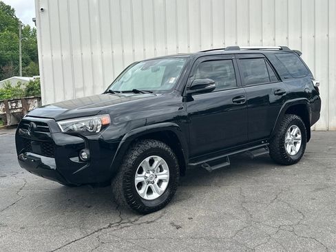 Used 2023 Toyota 4Runner SR5 Premium w/ Moonroof Package AWD/4WD image 2