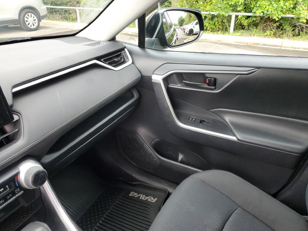 Used 2020 Toyota RAV4 LE FWD image 35