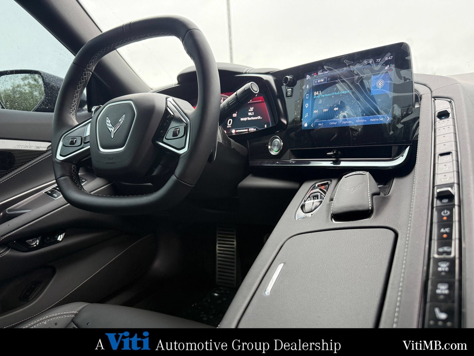 Used 2024 Chevrolet Corvette Stingray Preferred Cpe w/ Z51 Performance Package RWD image 3