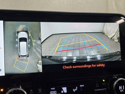 New 2026 Toyota Highlander Platinum image 7