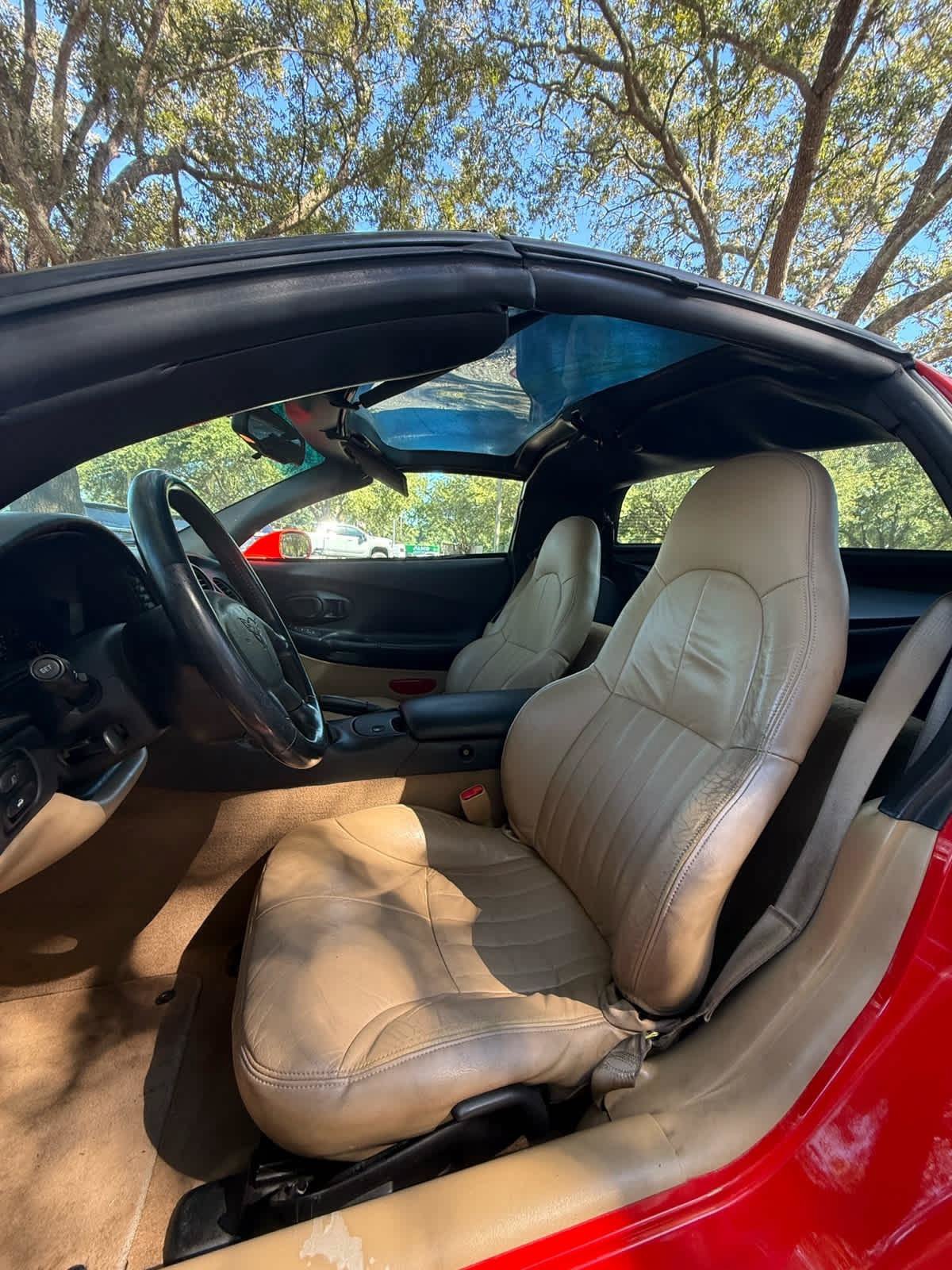 Used 1998 Chevrolet Corvette Coupe RWD image 9