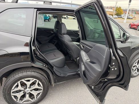 Certified 2023 Subaru Forester Premium image 19