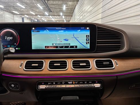 Used 2020 Mercedes-Benz GLS 450 4MATIC image 18