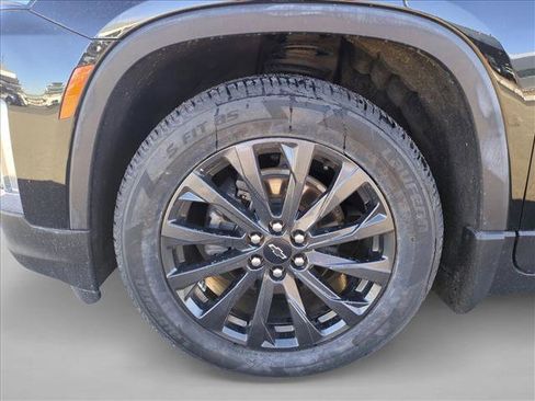 Used 2023 Chevrolet Traverse RS image 27