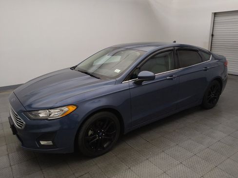 Used 2019 Ford Fusion SE w/ Equipment Group 151A FWD image 2