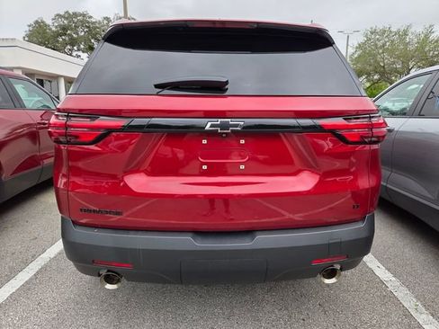 Used 2023 Chevrolet Traverse LT image 4