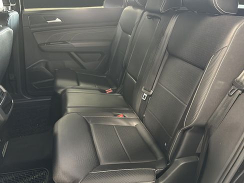 Used 2022 Volkswagen Atlas Cross Sport SE AWD/4WD image 25