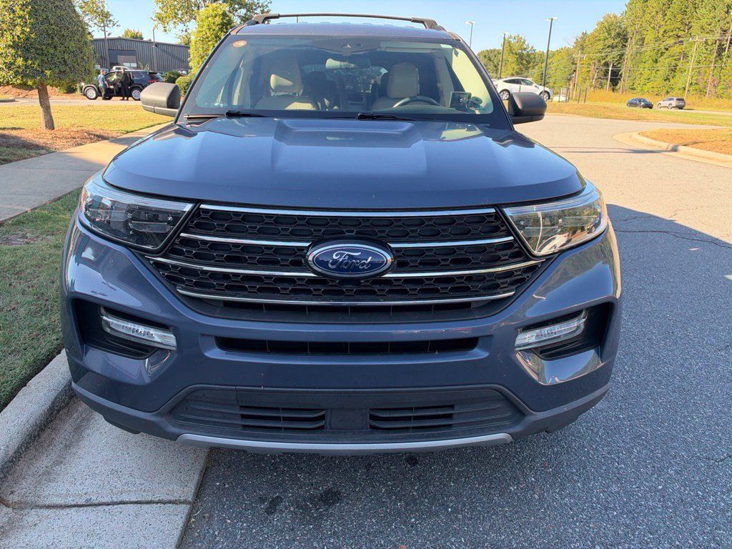 Used 2021 Ford Explorer XLT w/ Equipment Group 202A RWD image 6