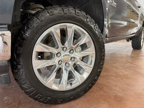 Used 2020 Chevrolet Silverado 1500 LTZ w/ LTZ Texas Edition AWD/4WD image 19