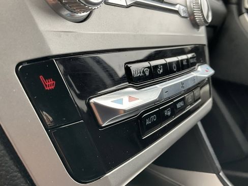 Used 2022 Ford Explorer XLT image 6