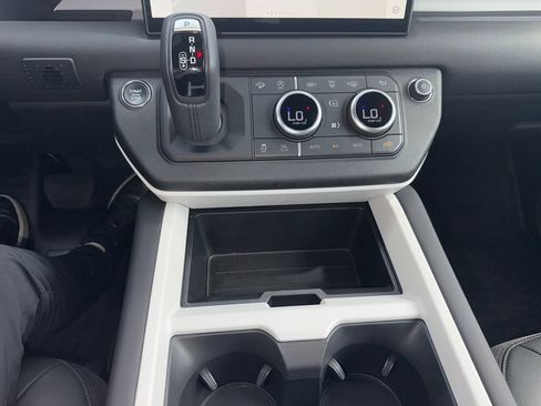 Used 2025 Land Rover Defender 110 S AWD/4WD image 30