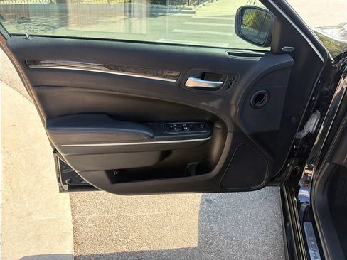Used 2023 Chrysler 300 Touring L w/ Comfort Group RWD image 18