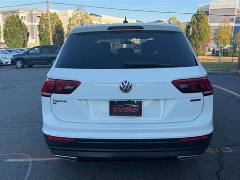 Used 2019 Volkswagen Tiguan SE AWD/4WD image 11