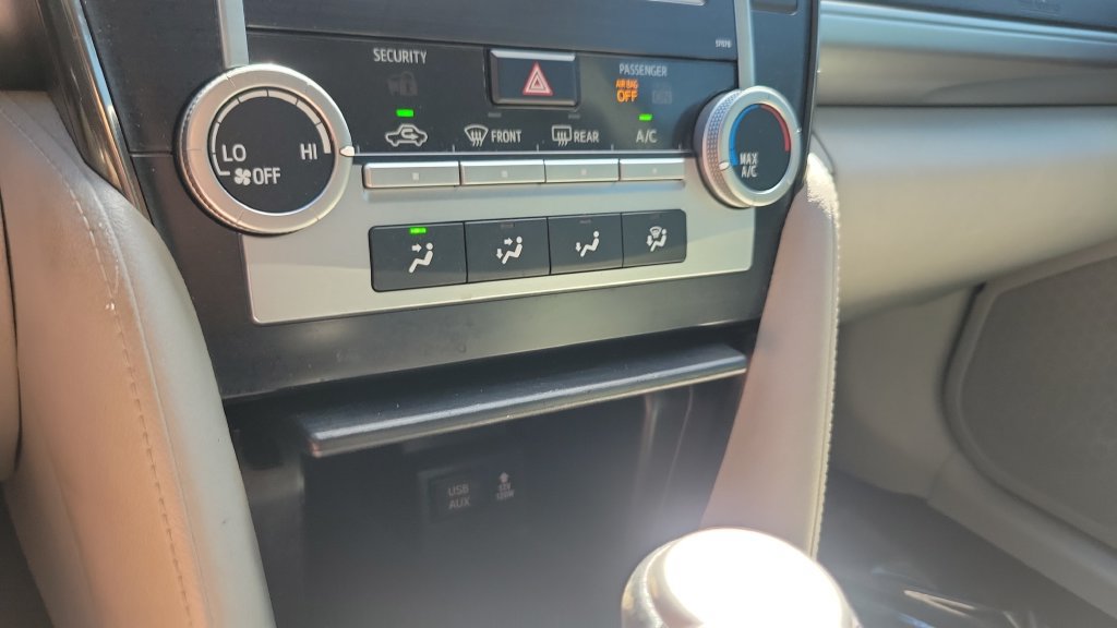 Used 2013 Toyota Camry LE FWD image 18