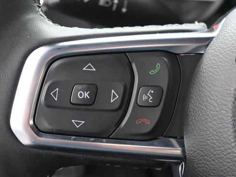 Used 2025 Jeep Wrangler Sahara image 20