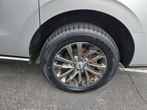 Used 2019 Ford Expedition Max Limited image 16