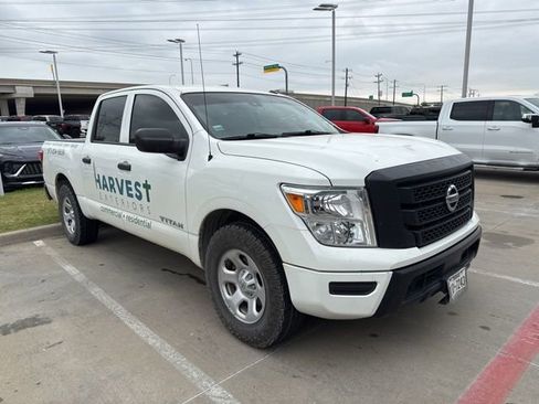 Used 2021 Nissan Titan S w/ S Utility Package image 2