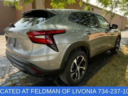 Certified 2024 Chevrolet Trax RS w/ Sunroof Package FWD image 8