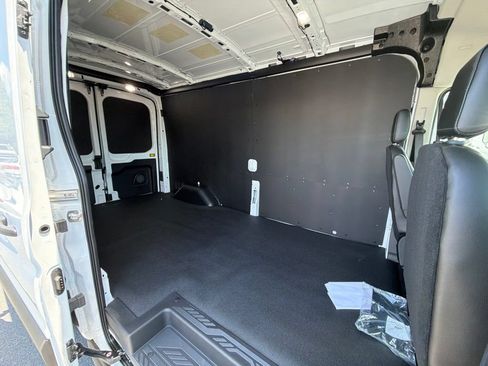 New 2026 Ford Transit 250 148 Medium Roof w/ Load Area Protection Package RWD image 18