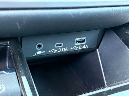 Used 2023 Subaru Outback Premium image 16