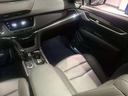 Certified 2023 Cadillac XT5 Sportv w/ Technology Package image 19