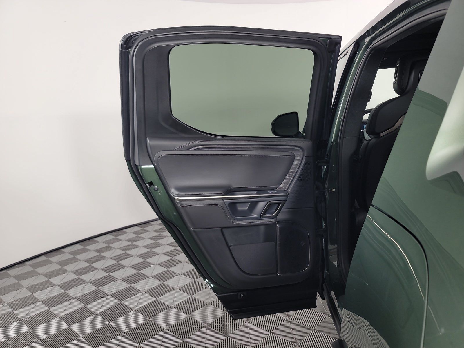Used 2023 Rivian R1T Launch Edition AWD/4WD image 17