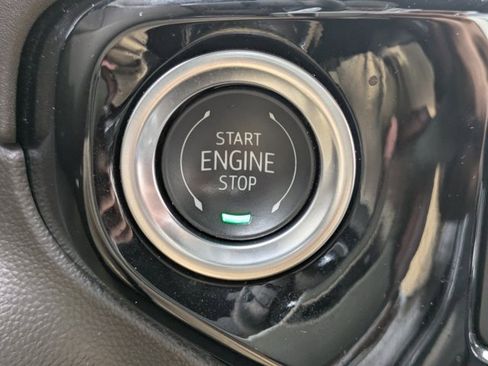 Used 2025 GMC Sierra 1500 SLT w/ SLT Premium Plus Package image 30