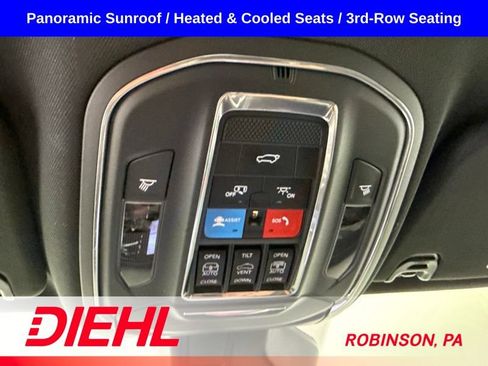 Used 2023 Jeep Wagoneer L 4WD w/ Premium Group I image 41