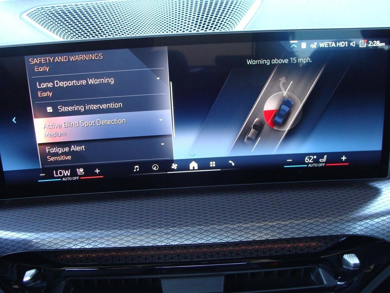 Used 2025 BMW 330i Sedan w/ M Sport Package RWD image 14