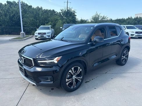 Used 2020 Volvo XC40 T4 Inscription FWD image 1