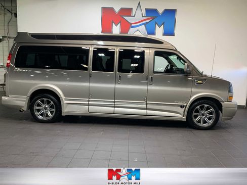 Used 2018 GMC Savana 2500 Extended w/ Enhanced Convenience Package image 1